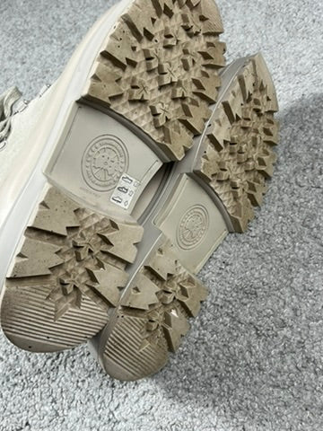 Canada Goose White Suede Journey Hiking Boots Size 9