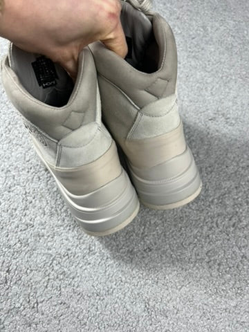 Canada Goose White Suede Journey Hiking Boots Size 9