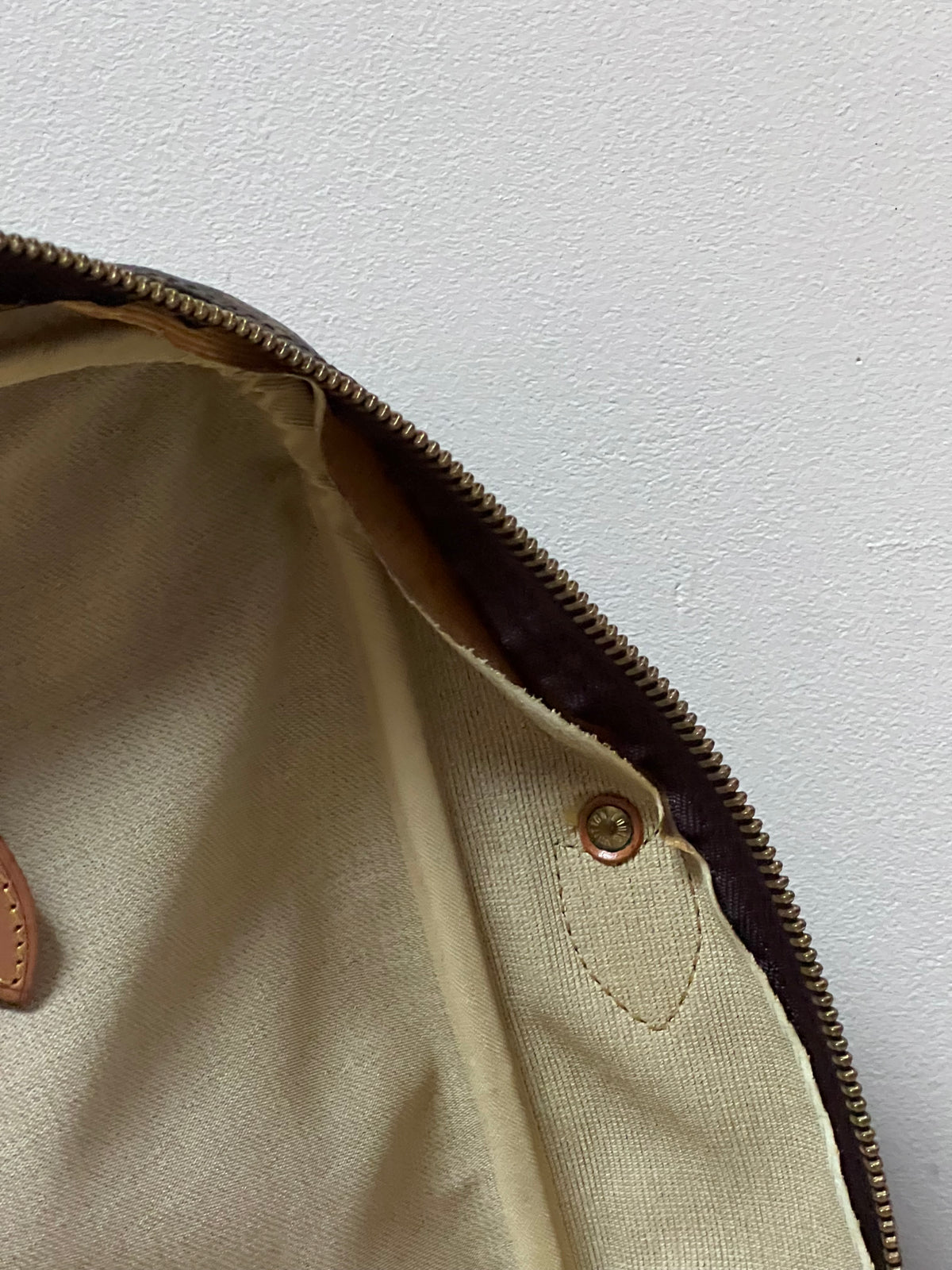 Louis Vuitton Alize 60 Monogram Travel Bag